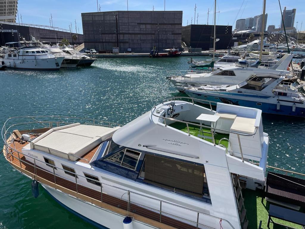Charming Boat House In Barcelona With Big Terrace And Solarium Hotel Sant Adria de Besos Exterior photo